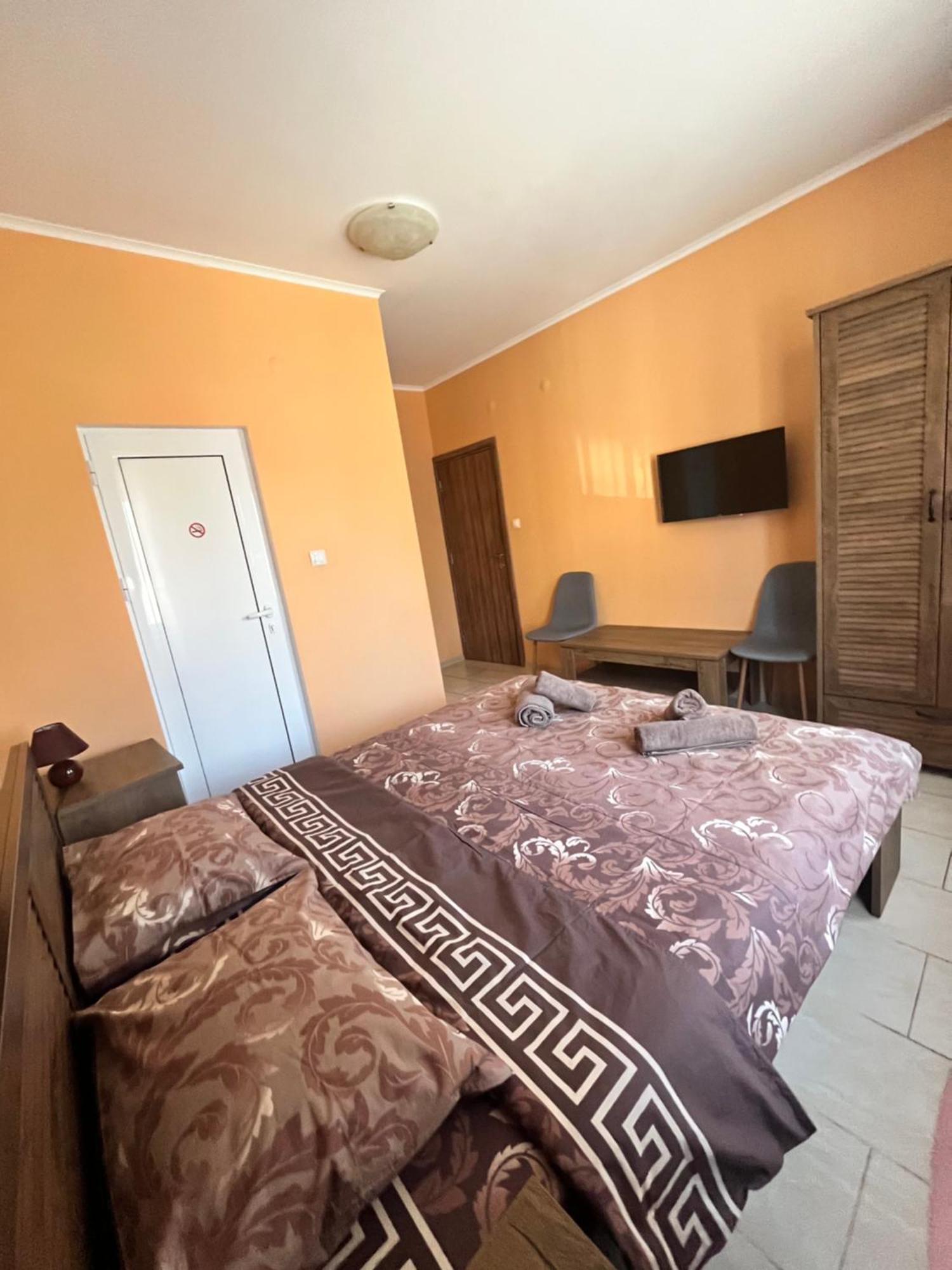 Guesthouse Zornitsa Хисаря Екстериор снимка
